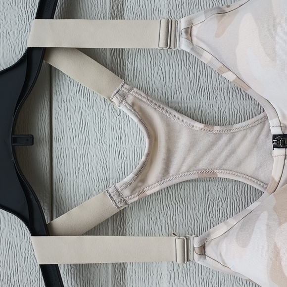 Victoria Secret PINK Active Ultimate High Impact Zip Front Sports Bra Medium DD - Picture 4 of 12